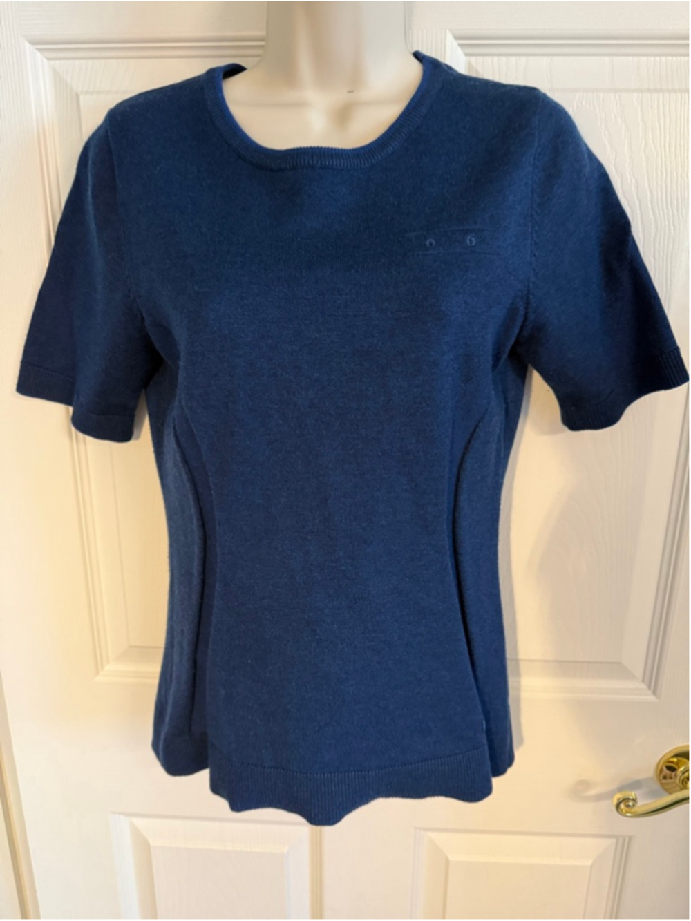 Alaska Airlines by Luly Yang performance knit top Size Small